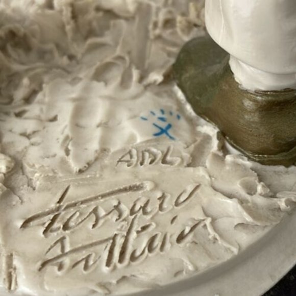 Vittario Tessaro By ADL  Little Boy Digging / Garden Figurine - Picture 8 of 11